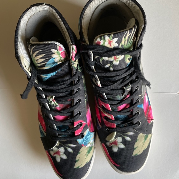 Bikkembergs Black Floral hi top sneakers, size 8 (US) ⭐️ - Picture 2 of 8